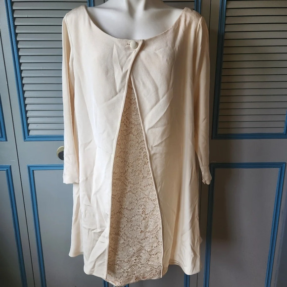 Badgley Mischka Ivory Lace Wedding Dress with Silk Overlay - Picture 2 of 16